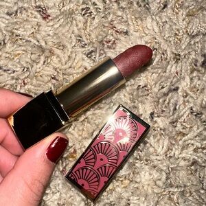 Estée Lauder dark pink red lipstick makeup 💄 shade smoke show